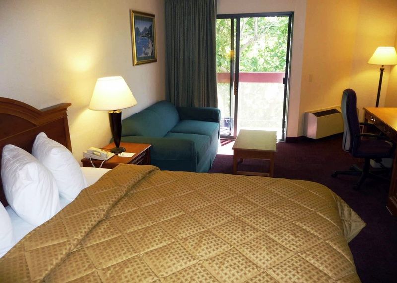 Comfort Inn & Suites Irvine Spectrum Lake Forest Exterior photo